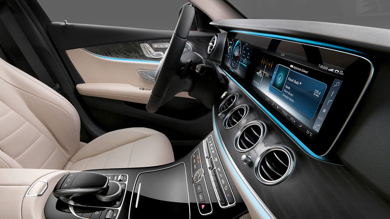 Het interieur van de nieuwe Mercedes-Benz E-Klasse - YouTube